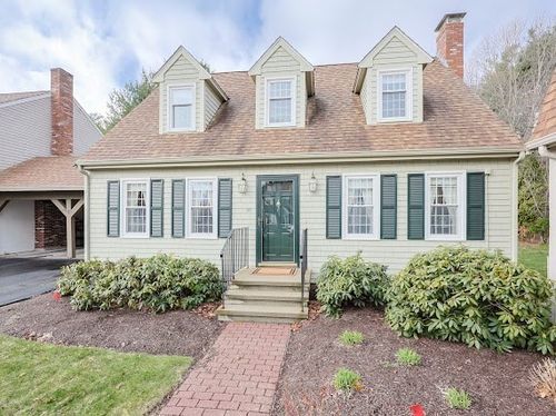 35-35 Camelot Ct, Stoughton, MA, 02072-6015 | Card Image