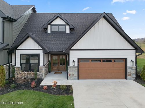 179 Island Cir, Loudon, TN, 37774-2247 | Card Image