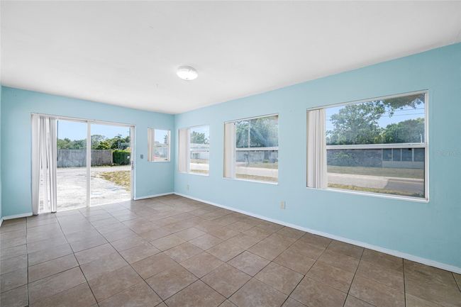 2350 38 Th Ave N, House other with 2 bedrooms, 2 bathrooms and null parking in ST PETERSBURG FL | Image 41