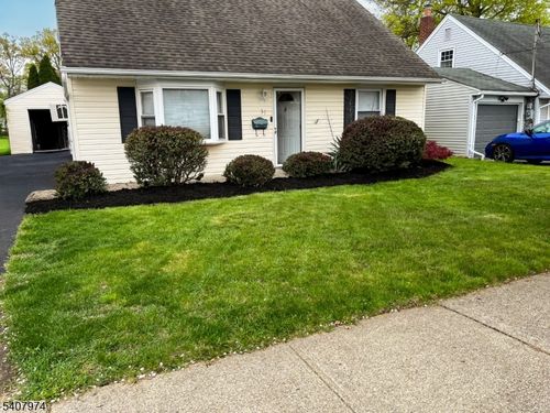 35 Rose Ter, Cedar Grove, NJ, 07009-2126 | Card Image