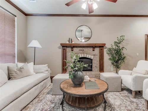 16616 Hardwood Place, Edmond, OK, 73012 | Card Image