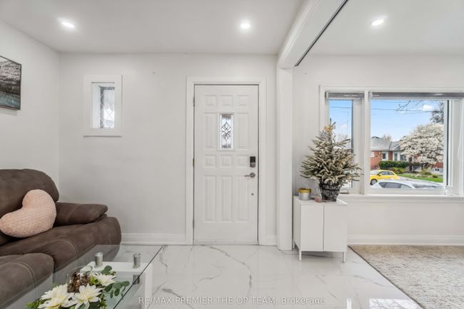 273 E 13 Th St, House other with 5 bedrooms, 3 bathrooms and 5 parking in Hamilton ON | Image 4