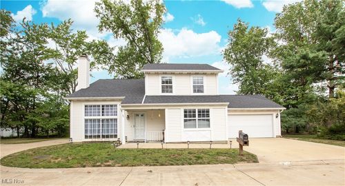 34675 Oak Tree Dr, Willoughby, OH, 44094-3200 | Card Image