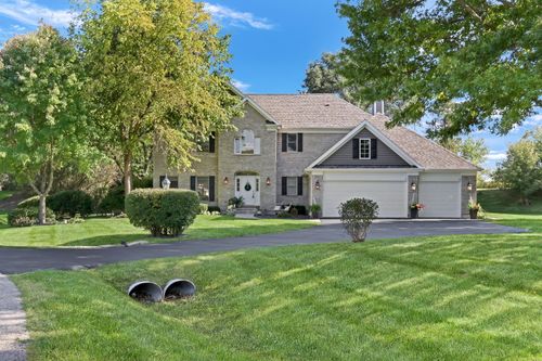 3696 Tamarack Cir, Crystal Lake, IL, 60012-2138 | Card Image