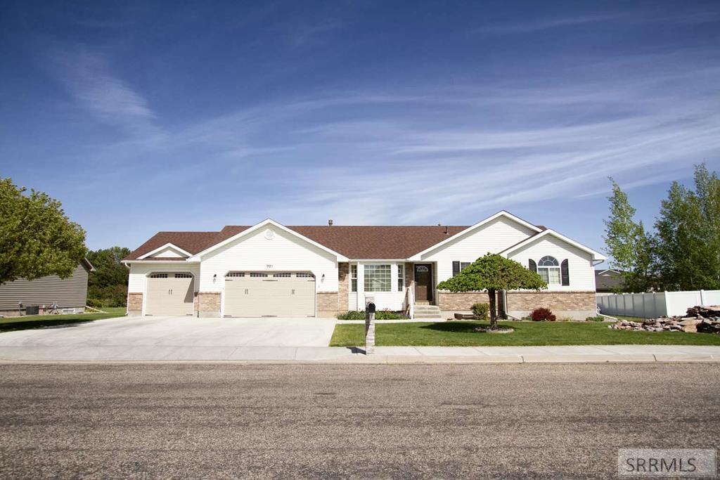 Matchpoint Dr, Ammon, ID 83406