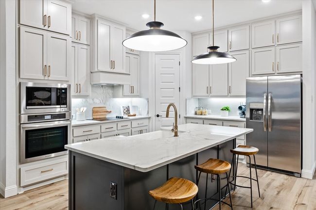 Luxury, Location, and Incentives | Image 4