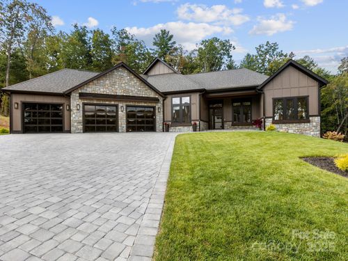 1071 Ascension Vly, Horse Shoe, NC, 28742-0209 | Card Image