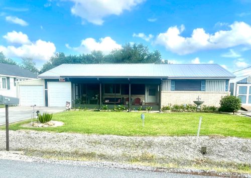 111 W 204th St, Galliano, LA, 70354-3923 | Card Image