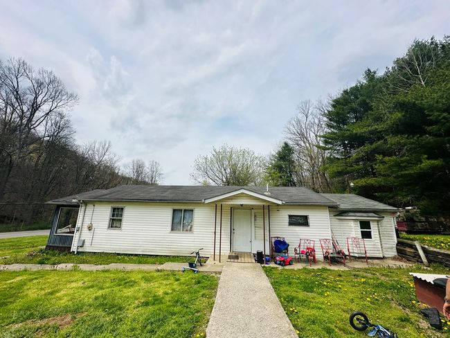 59665 Us Highway 50, Home with 6 bedrooms, 3 bathrooms and null parking in Mc Arthur OH | Image 6