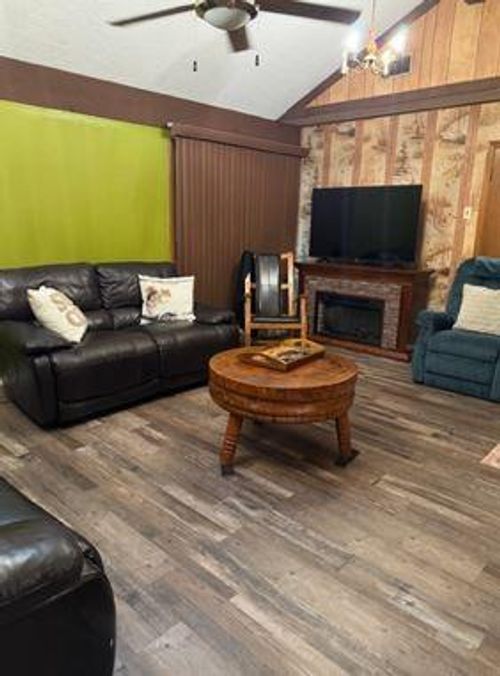 879 County Road 2167, Cleveland, TX, 77327-9599 | Card Image