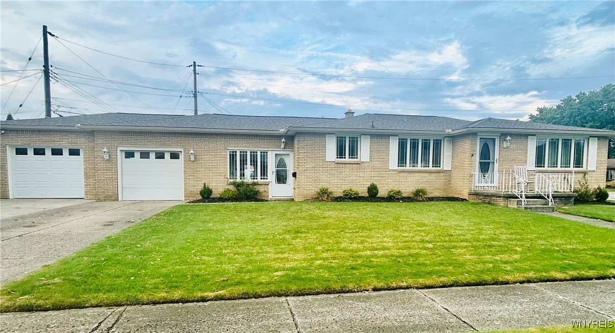 Steven Dr, Buffalo, NY 14227