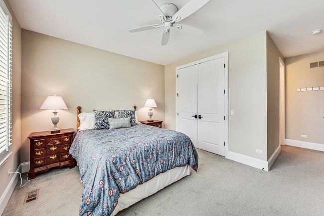 2811 Parkside Cir, House other with 3 bedrooms, 3 bathrooms and 2 parking in Glenview IL | Image 23