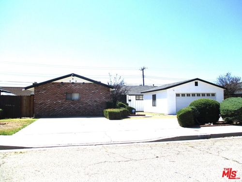 1384 Douglass Dr, Pomona, CA, 91768-1314 | Card Image