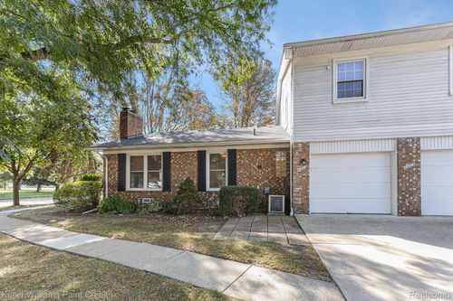 42003 Toddmark Ln, Clinton Township, MI, 48038-5401 | Card Image