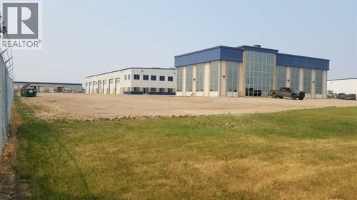 8701 102 St, Clairmont, AB, T8X5G8 | Card Image