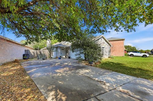 2532 Winding Rd, Fort Worth, TX, 76133-6463 | Card Image