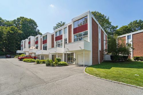 1301-1301 Fox Glen Dr, Hartsdale, NY, 10530-1725 | Card Image