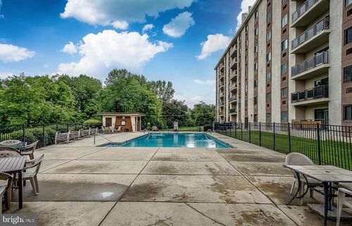 208-27208 Valley Run Dr, WILMINGTON, DE, 19810-1934 | Card Image