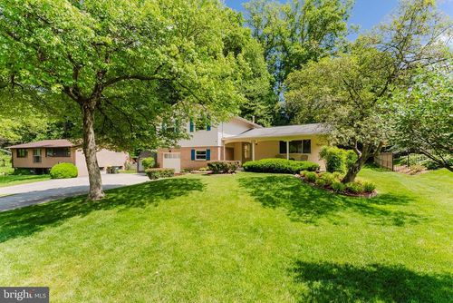 4911 Wycliff Ln, FAIRFAX, VA, 22032-2352 | Card Image