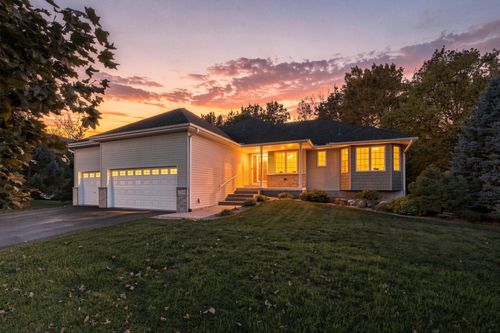 22048 Elston Ave, Forest Lake, MN, 55025-5505 | Card Image