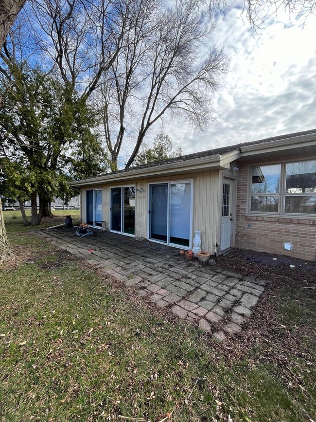 Sunroom patio area | Image 34