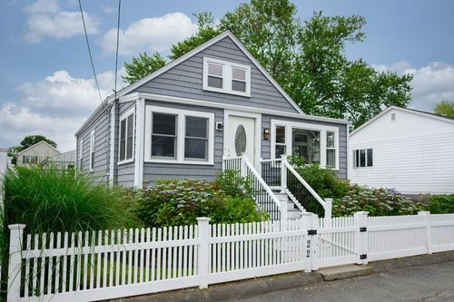 22 E St, Hull, MA, 02045-1803 | Card Image