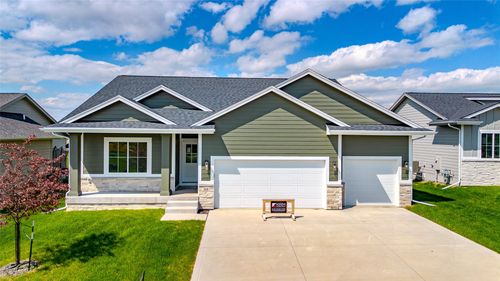 215 Nw Ashley Ave, Waukee, IA, 50263-5502 | Card Image