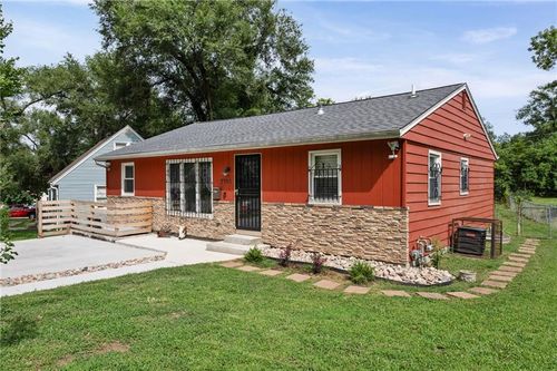 7101 Monroe Ave, Kansas City, MO, 64132-1977 | Card Image