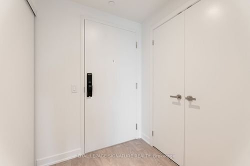 914-28 Ann St, Mississauga, ON, L5G3G1 | Card Image