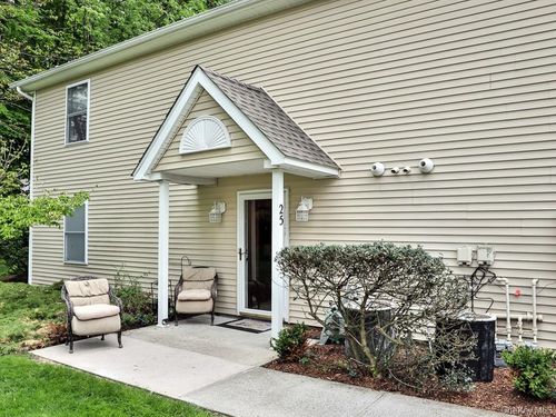 25 Village Cove, Warwick (Town), NY, 10990 | Card Image