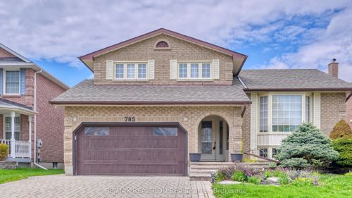 main-785 Sundance Cir, Oshawa, ON, L1J8B8 | Card Image