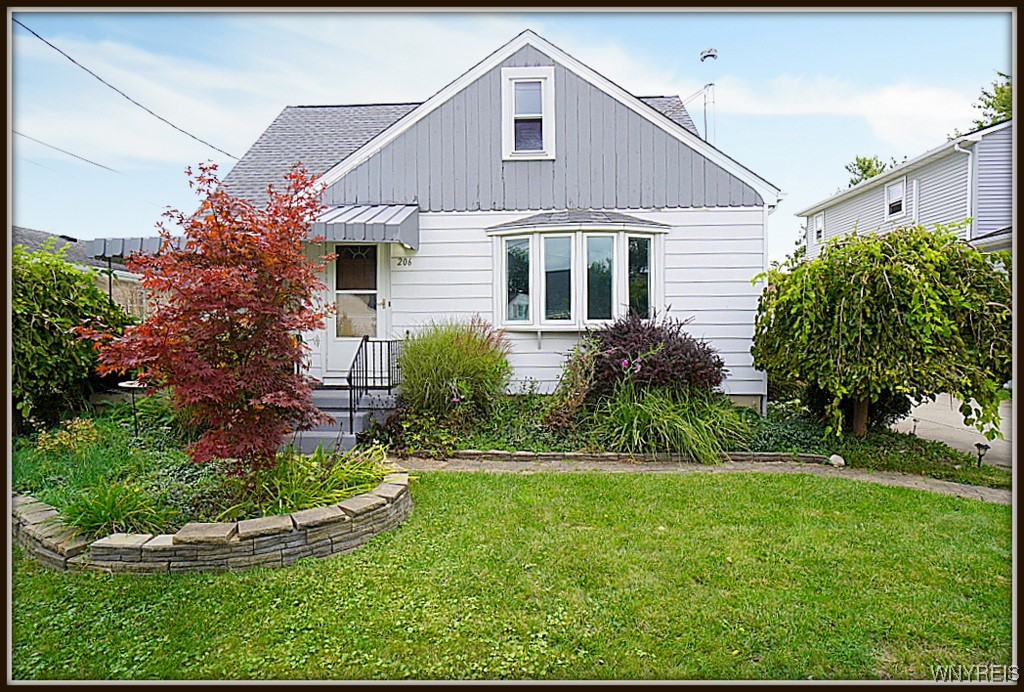 Clover Pl, Buffalo, NY 14225