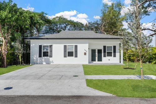 755 Nw 83rd St, Miami, FL, 33150-2741 | Card Image