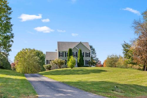 1 Washington Dr, Brentwood, NH, 03833-6644 | Card Image