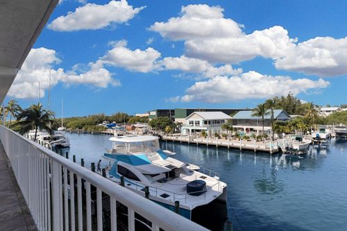 apt-307-21 Sombrero Blvd, Marathon, FL, 33050-2464 | Card Image