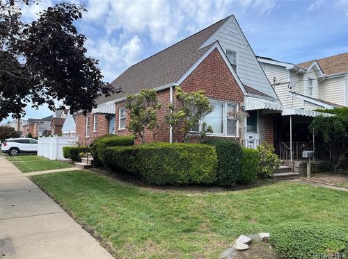 501 New Hyde Park Rd, New Hyde Park, NY, 11040-3218 | Card Image