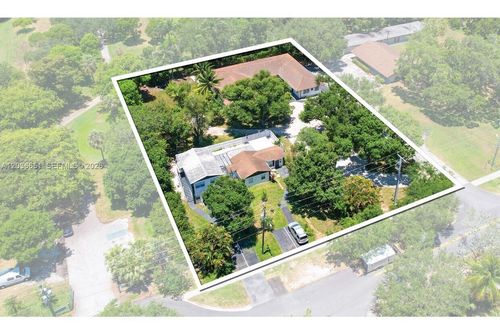 1-9-3315 Sw 15th Ave, Fort Lauderdale, FL, 33315-2812 | Card Image