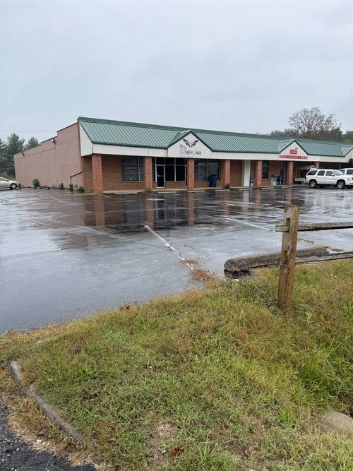 402 Augusta Ave, GROTTOES, VA, 24441-2404 | Card Image