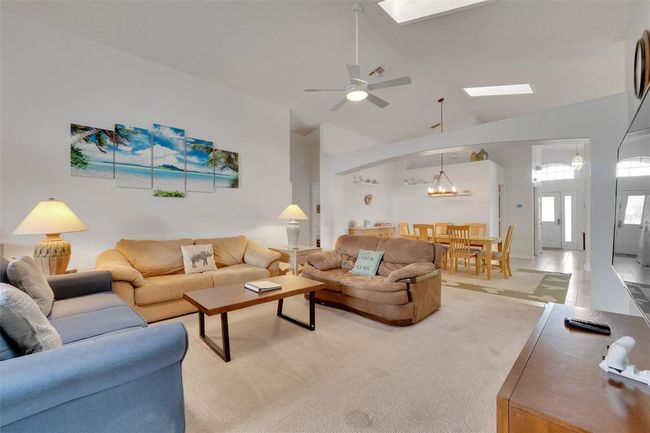 This home is short term rental approved | Image 11