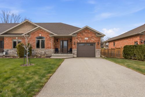 12 Brown St S, Clifford, ON, N0G1M0 | Card Image