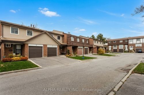 33-3025 Cedarglen Gate, Mississauga, ON, L5C2V7 | Card Image