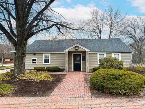 884 Main St, Hopkinton, NH, 03229-3004 | Card Image