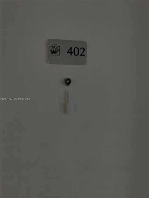 402-6969 Collins Ave, Miami Beach, FL, 33141-3221 | Card Image