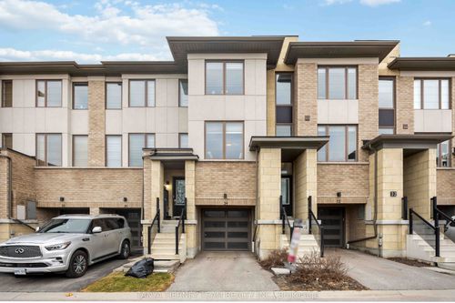 34 Shawfield Way, Whitby, ON, L1R0N8 | Card Image