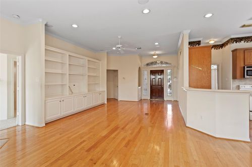 7903 S Wellington Ct, Houston, TX, 77055-3512 | Card Image