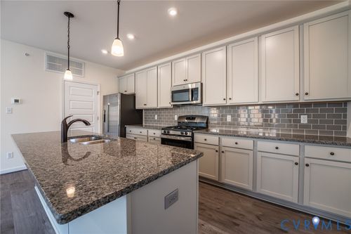 202-5313 Twisting Vine Ln, Glen Allen, VA, 23059-6030 | Card Image