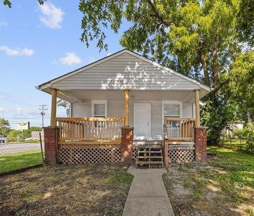 1116 S Woodland Ave, Independence, MO, 64050-4242 | Card Image