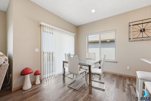 2305 S Sadie Ave Avenue, Sioux Falls, SD, 57106 | Card Image