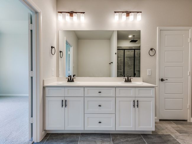 Plenty of room for two in this lovely owner's bath! | Image 13
