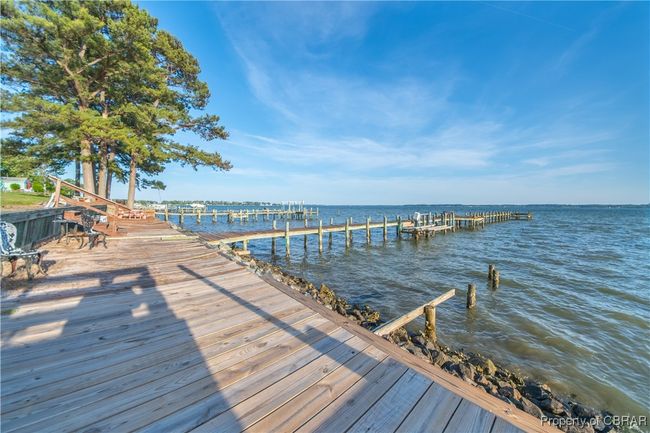 335 Berryville Shores Dr, House other with 3 bedrooms, 2 bathrooms and null parking in Deltaville VA | Image 30